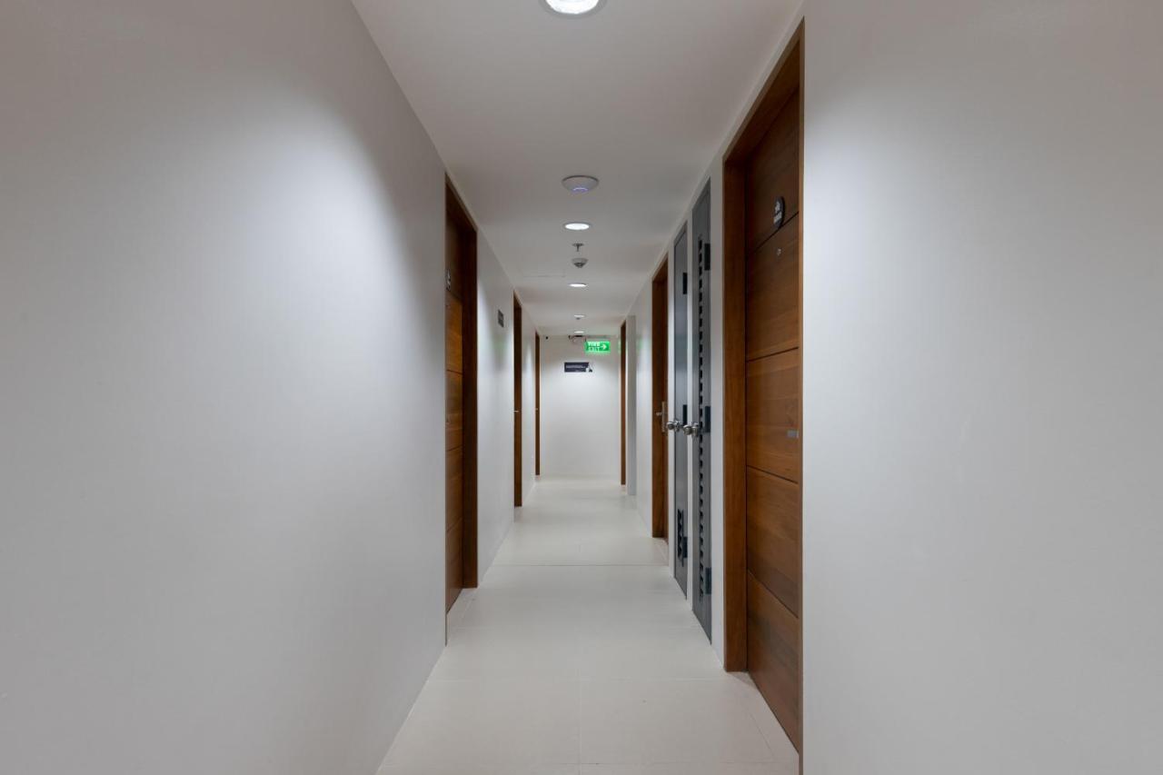 Ihotel Uptown Bgc Taguig Exteriör bild