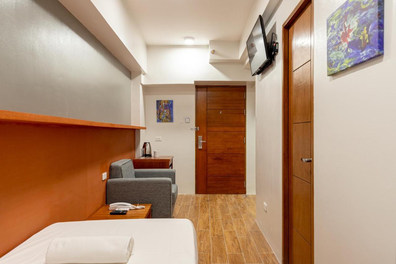 Ihotel Uptown Bgc Taguig Exteriör bild