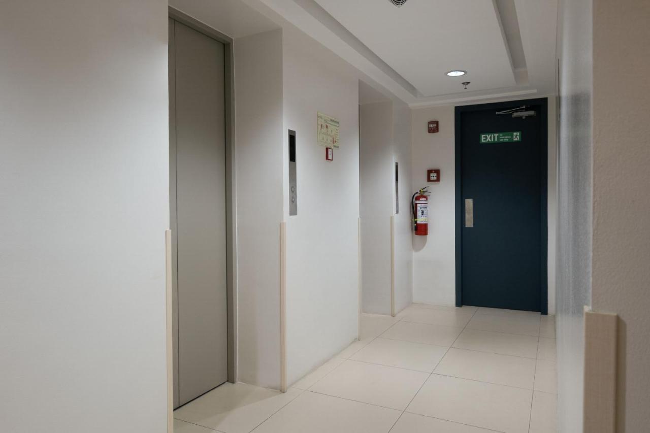 Ihotel Uptown Bgc Taguig Exteriör bild