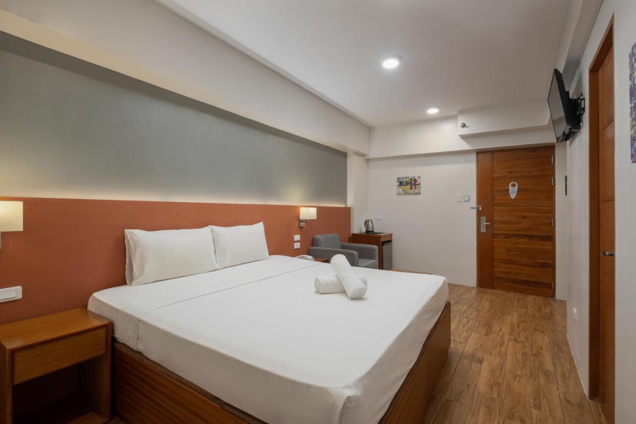 Ihotel Uptown Bgc Taguig Exteriör bild