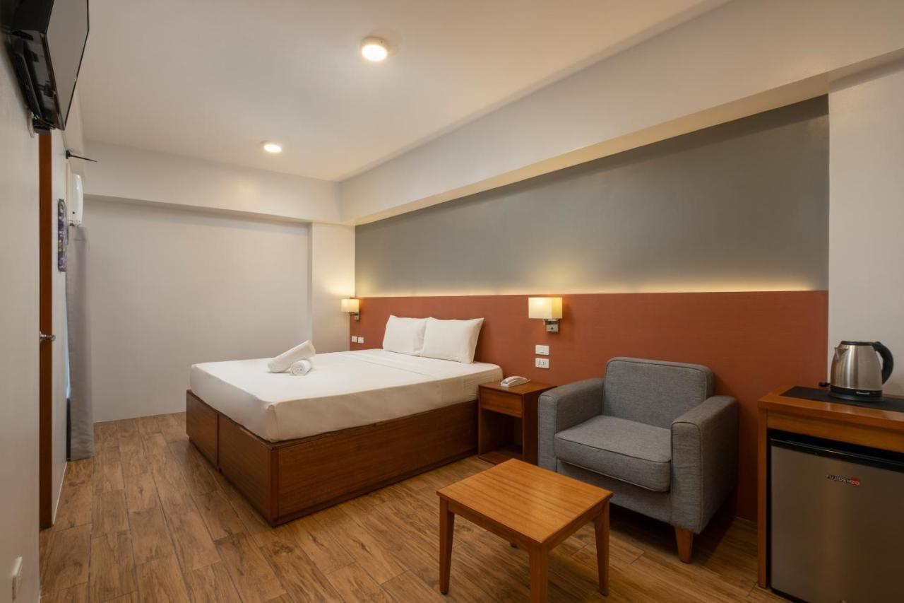 Ihotel Uptown Bgc Taguig Exteriör bild